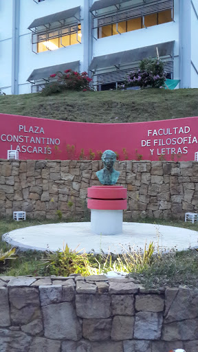 Plaza Constantino Lascaris