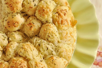 Cheesy Pull Apart Bread