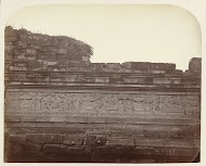 Basreliëf met  Rukmini's bruiloft, afgebeeld aan de zuidzijde in Candi Panataran