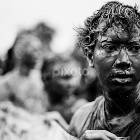 Tsunami - Aceh 2006 by Roberto Sinaga - People Portraits of Men