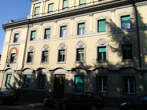 Palazzo Con Leoni Alati
