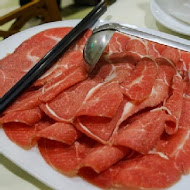 圍爐酸菜白肉火鍋