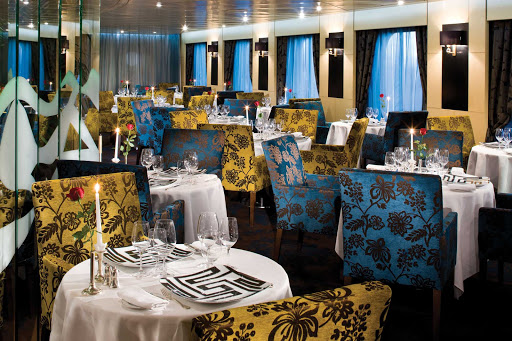 Experience tantalizing flavors and enticing presentation when dining in the Signatures restaurant aboard Seven Seas Mariner.