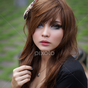 Chantik Bo by Andrie Bastian - People Portraits of Women