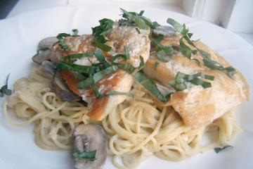 Champagne Chicken &amp; Mushroom Pasta