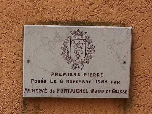 Première Pierre Posée Le 8 Novembre 1986