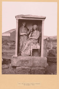 Graf van de zussen Demetria en Pamphilè in Athene