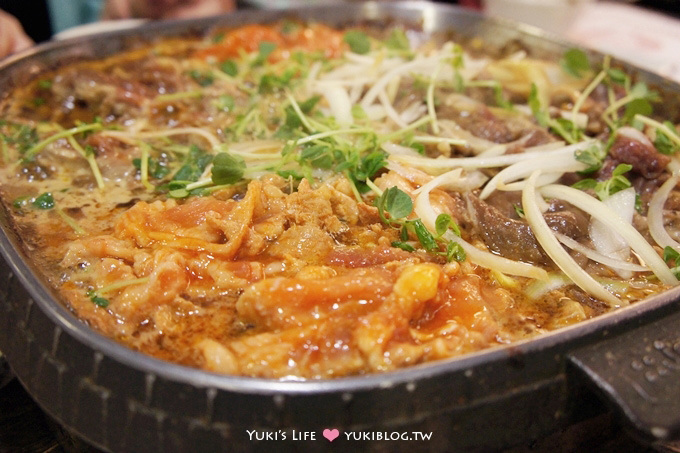 台北美食┃火樹銀花韓式涮烤(烤肉+火鍋吃到飽)‧肉和湯汁在鍋裡滾動好誘人❤
