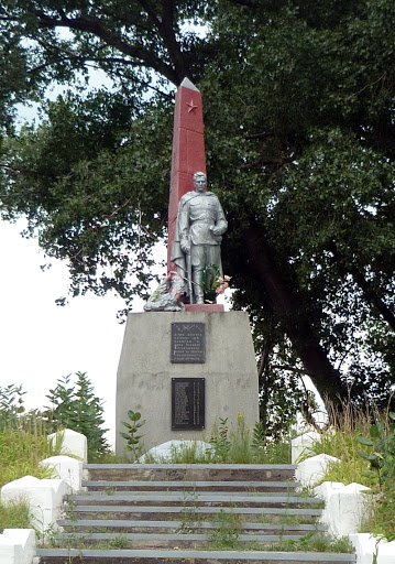 Памятник воинам, погибшим в ВОВ