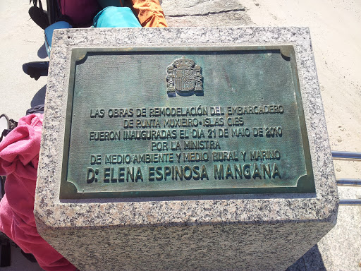 Placa A Elena Espinosa Mangana