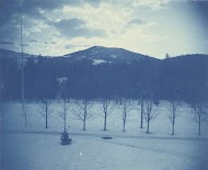 Landschap in de sneeuw: zonsopgang  bij Thorn Mountain, gezien vanaf Iron Mountain House, Jackson, NH, Verenigde Staten