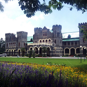 Governor House, Nainital by नवीन जोशी - Buildings & Architecture Public & Historical