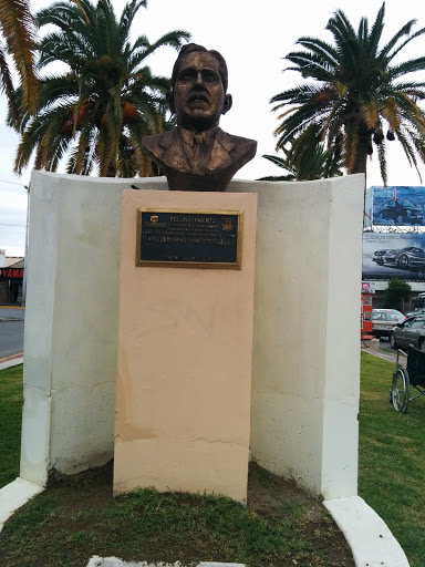 Estatua A Jeronimo Gómez 