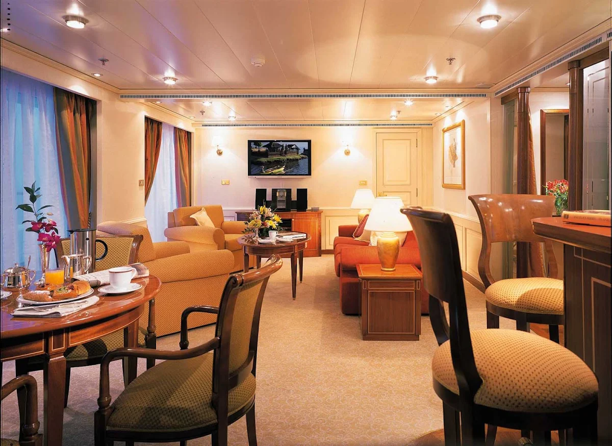 Owners_Suite_Silver_Shadow_Whisper-1 - The Owner's Suite on Silver Whisper is stylishly appointed. It's available as a single bedroom or as a two-bedroom configuration when adjoined with a Vista Suite. 