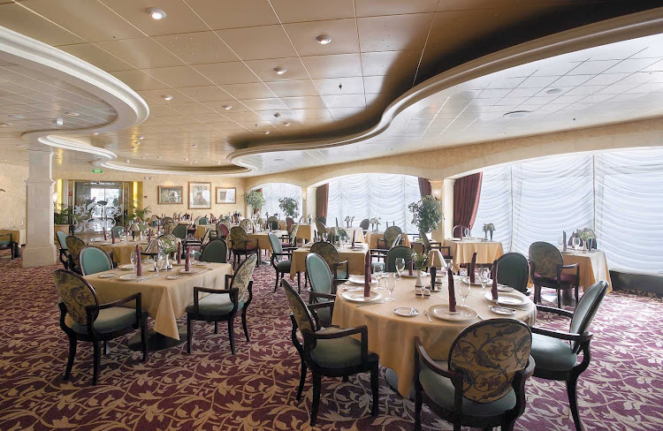 Portofino restaurant aboard Explorer of the Seas offers guests a wide-ranging selection of Italian cuisine. 