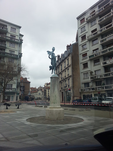 Statue Place Flore