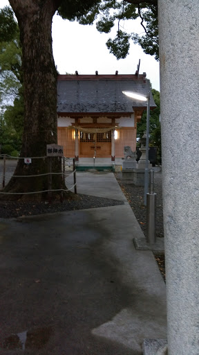 八幡神社・春日神社