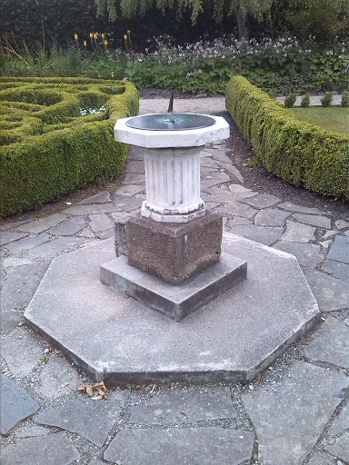Sundial at Dunedin Botanical Gardens