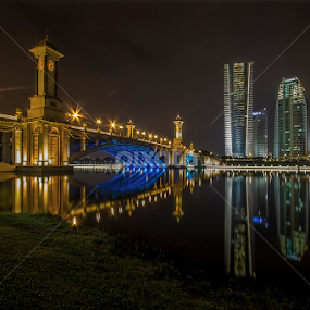 Seri Gemilang Bridge - Putrajaya by Rose Roses - City,  Street & Park Night