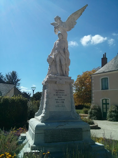Château Du Loir - Monument Aux Morts