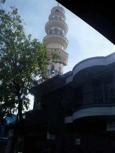 Menara Masjid Dekat Gang Dolly