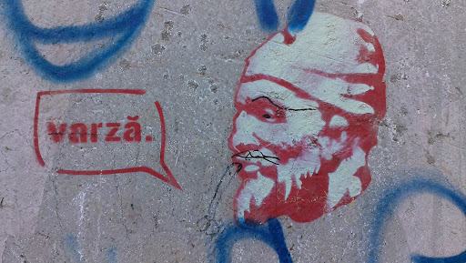 Taxi E Varza Si Pute a Salam Graffiti