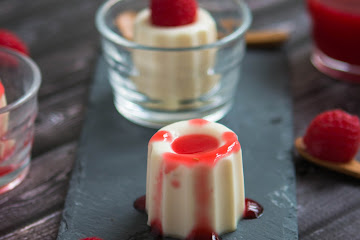 Panna Cotta with Raspberry Coulis