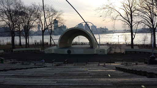 East River Amphitheater 