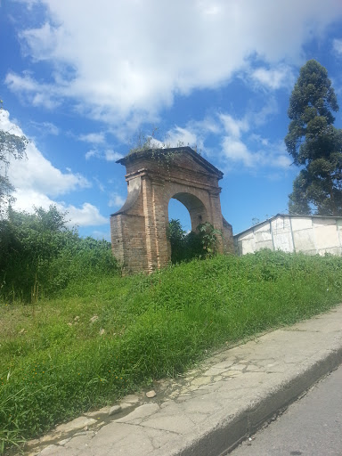 Viejo Portal Abandonado
