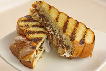 Grilled S'more Sandwiches