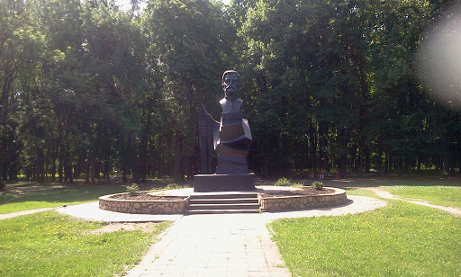 Памятник К. Д. Глинке