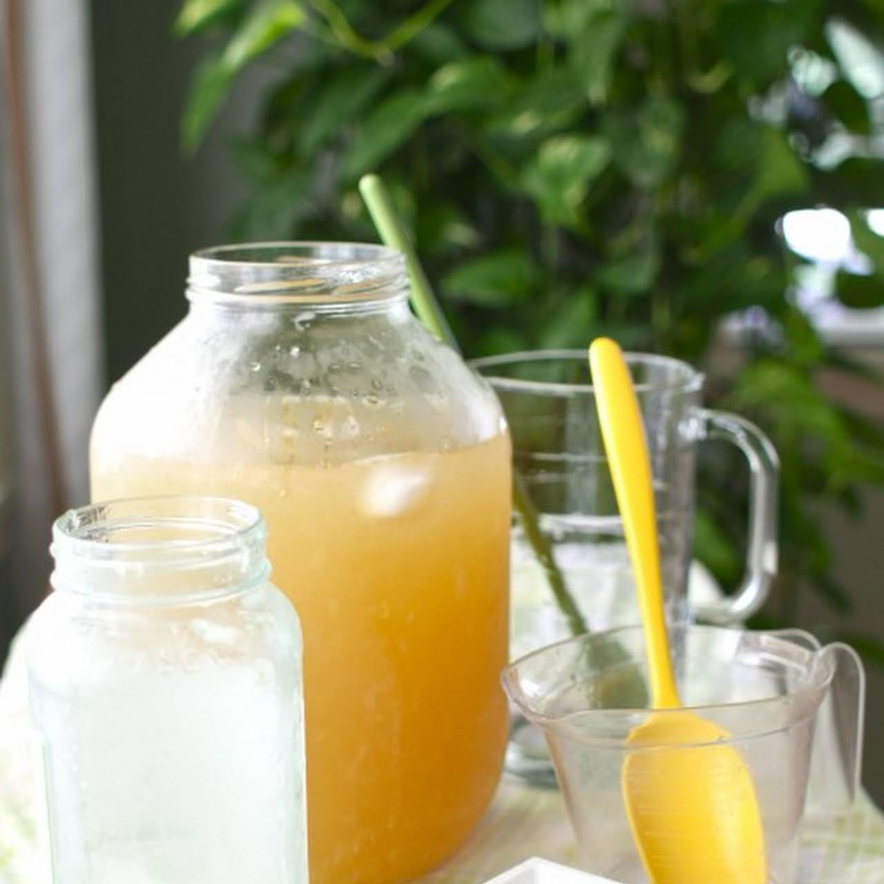 Lemon Balm-Infused Lemonade