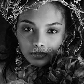 Pevy by Leyon Albeza - Black & White Portraits & People