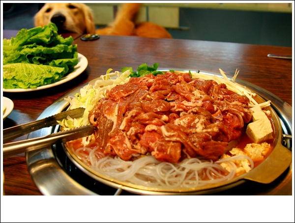 三個人三隻狗享用韓國美食.內湖雪嶽山高麗苑