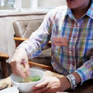 Uzna Omom 杏桃鬆餅屋