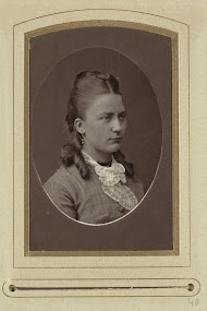 Portret van een jonge vrouw