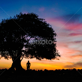  A l o n e with Beauty  by MaSs Balasooriya - People Street & Candids