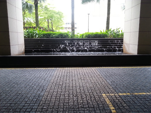 Fountain at HDB Hub