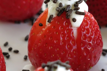 Cheesecake Stuffed Strawberries with No-Bake Filling