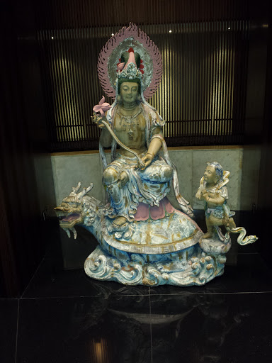 Statue at Mandarin Oriental