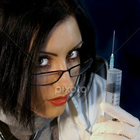 doktorka by Deki Jiggy - People Professional People