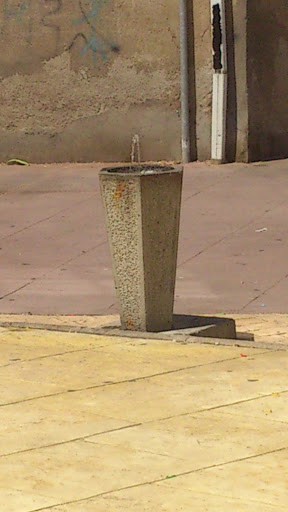 Fuente De La Plaza Linares Y Ordás