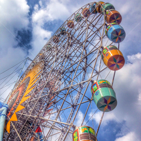 by Akiro Mahilom - City,  Street & Park Amusement Parks