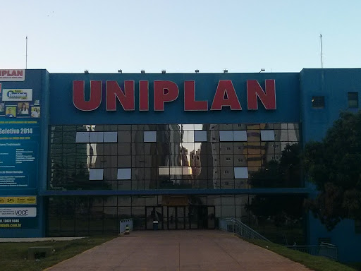 Entrada Principal Faculdade Uniplan