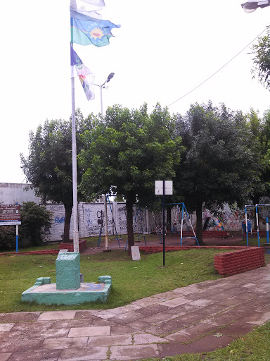 Mástil Y Juegos Plaza