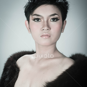 by Hokie Jahat - People Fashion
