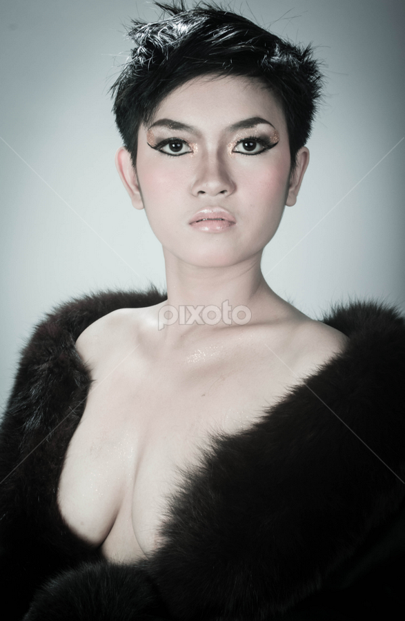 by Hokie Jahat - People Fashion