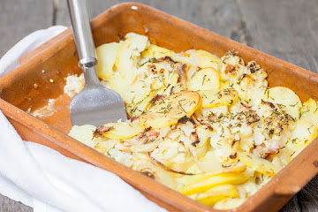 Cauliflower casserole with ham and cheese