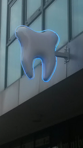 Świecący się ząb