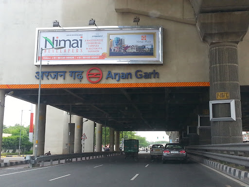 Arjan Garh Metro Station